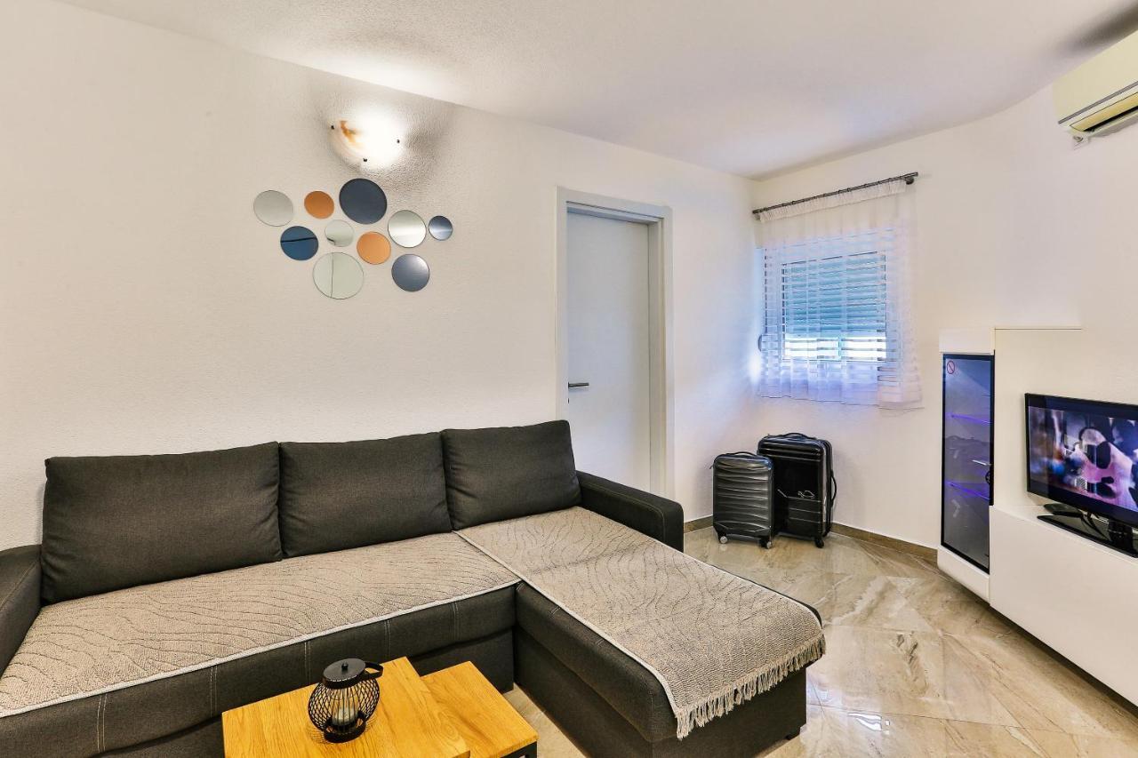 Zara Apartment Budva Exterior foto